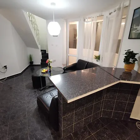 Apartman мезонет в гръцката махала *