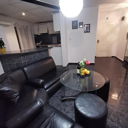 мезонет в гръцката махала Apartman *