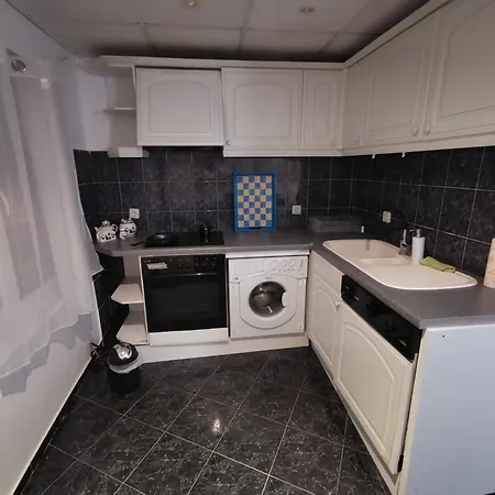 мезонет в гръцката махала Várna