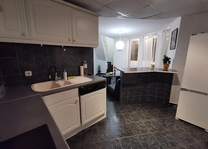 мезонет в гръцката махала شقة *