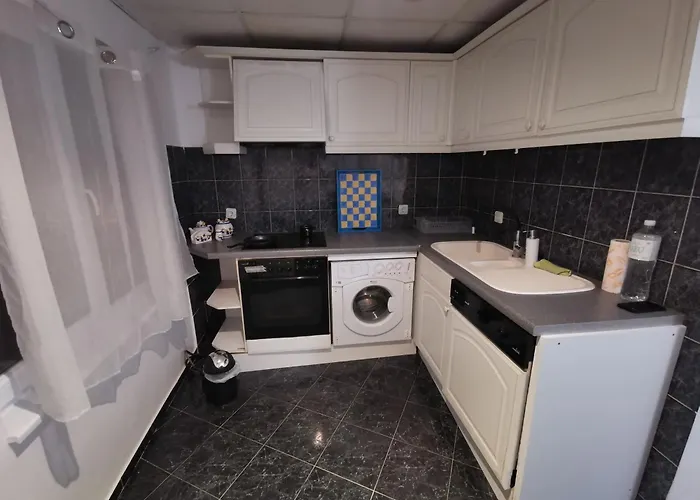 мезонет в гръцката махала فارنا